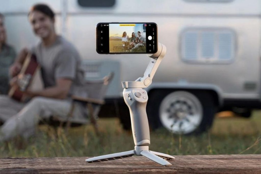 stabilisateurs smartphones DJI osmo mobile 4 